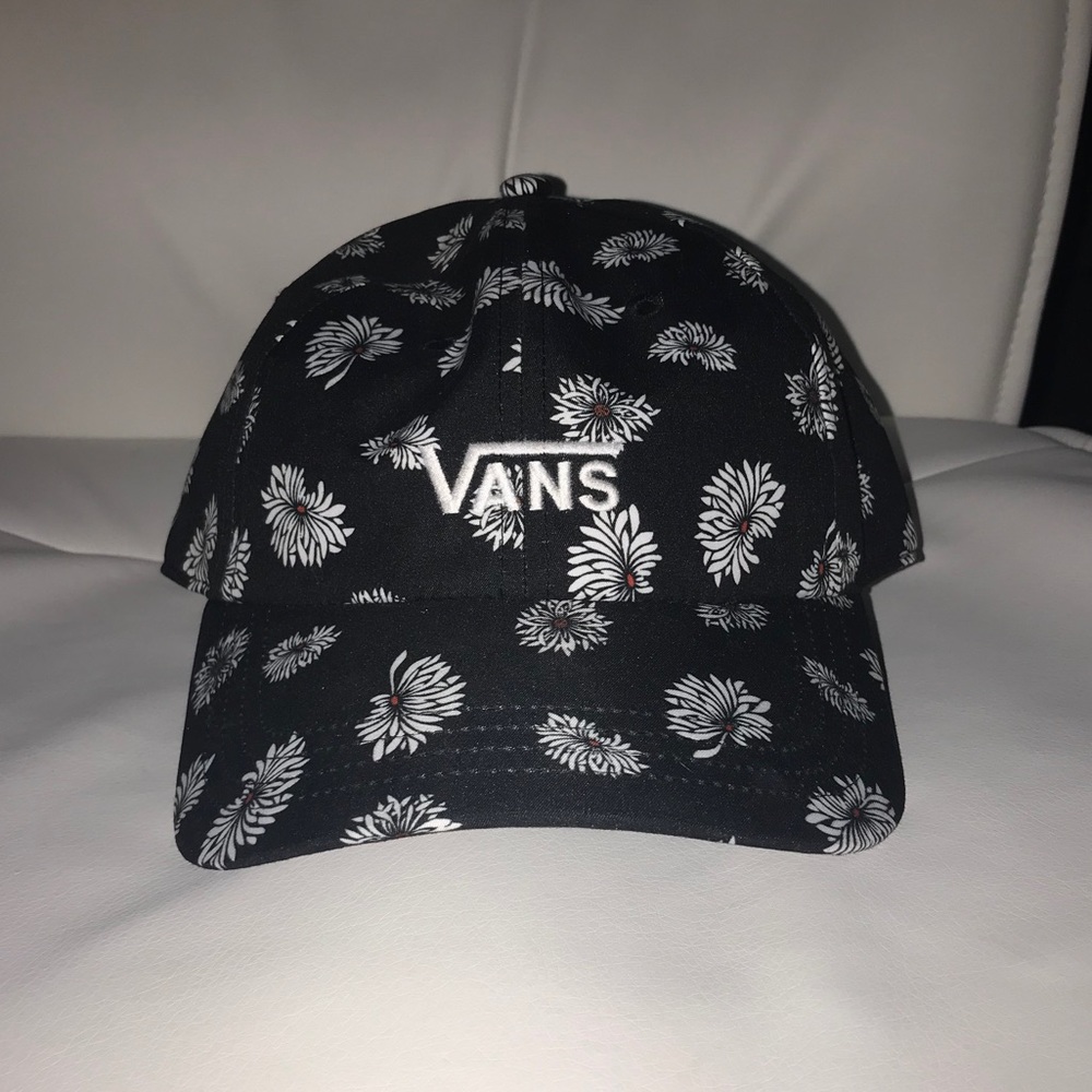 Nevr worn vans floral hat